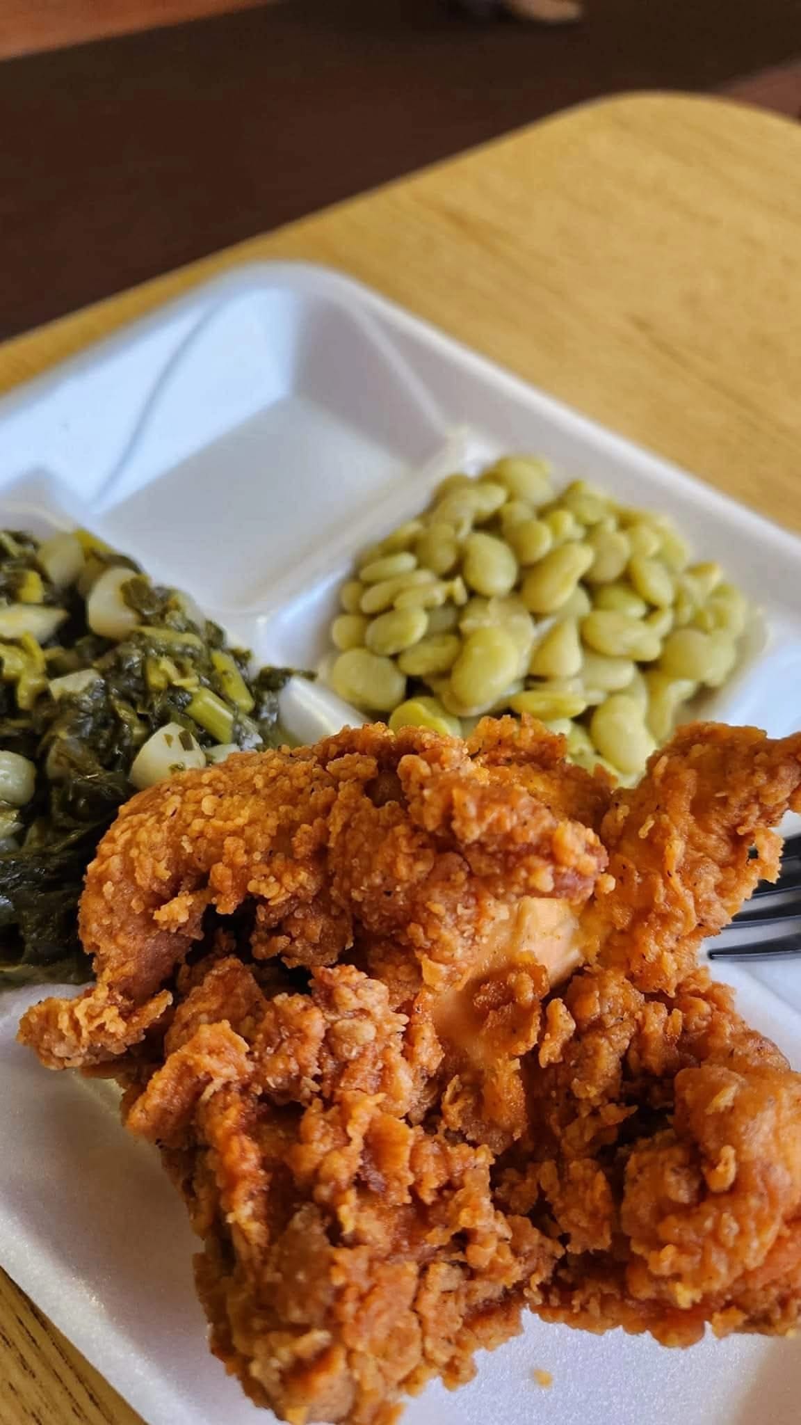 Minnie’s Uptown Restaurant in Columbus, Georgia, serves Southern comfort food and the best fried chicken, butter beans, and collard greens in town.