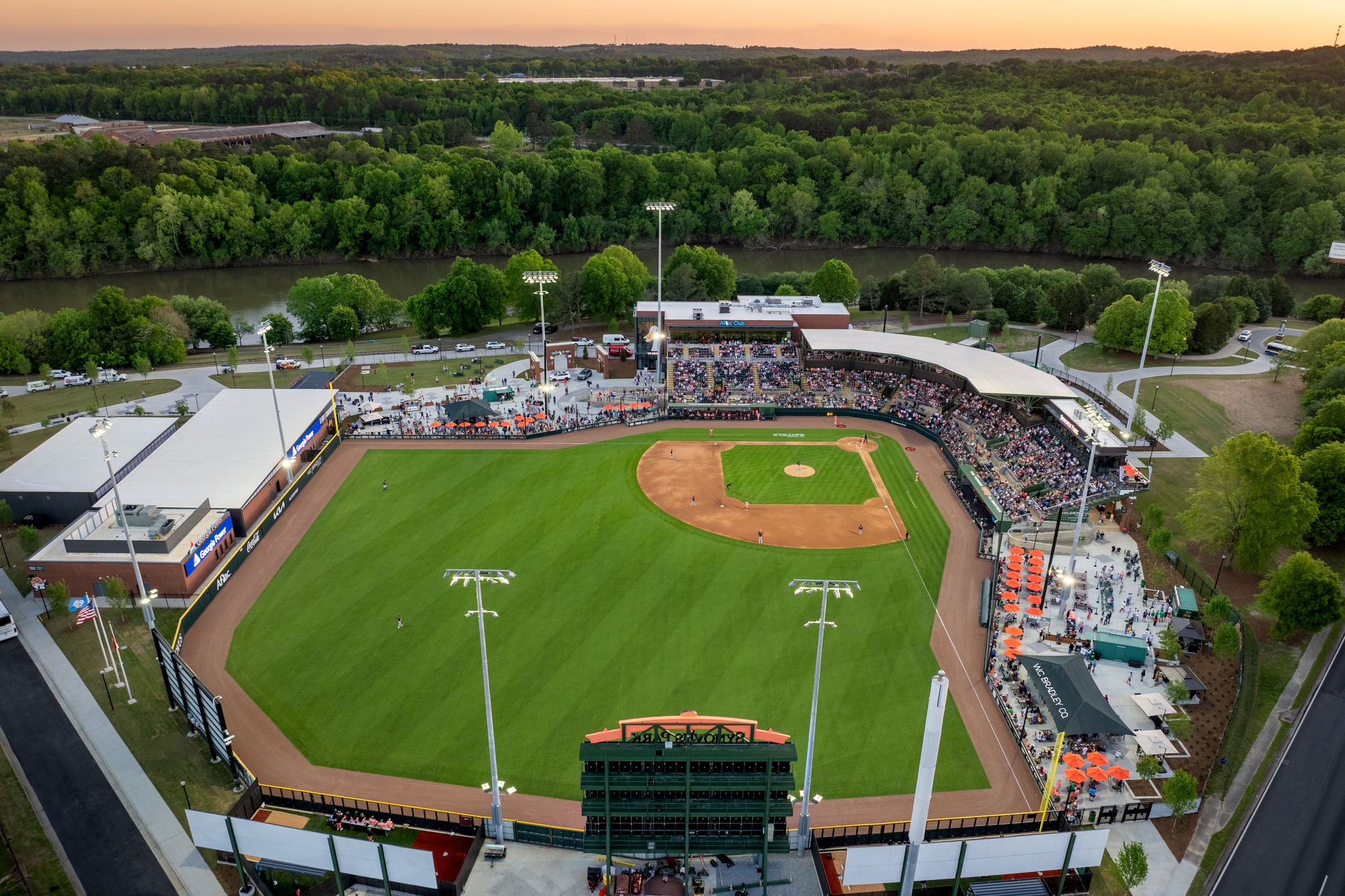 Featured Image: #GoAllOut with the Columbus Clingstones + Out-of-the-Park Adventures in Columbus, GA! 