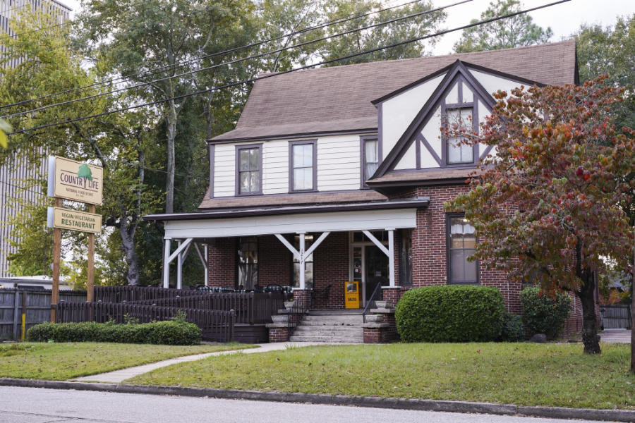 Country Life Natural Food Store and Vegan/Vegetarian Restaurant